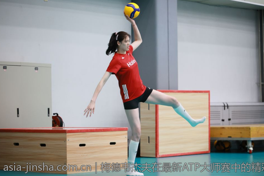 梅德韦杰夫在最新ATP大师赛中的精彩表现与比分解析