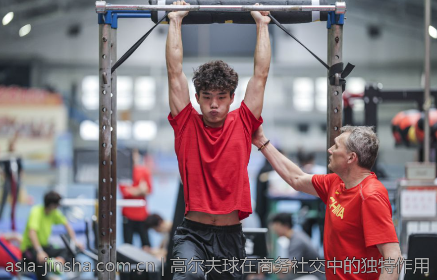 高尔夫球在商务社交中的独特作用