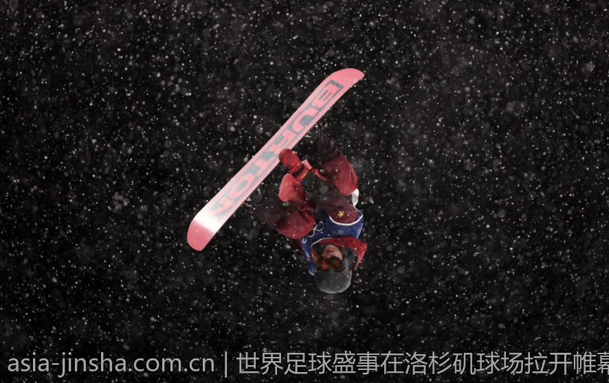 世界足球盛事在洛杉矶球场拉开帷幕引发热潮